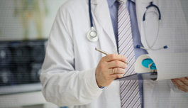 Mortalidade e eventos cardiovasculares em adultos com crises epilépticas de início tardio